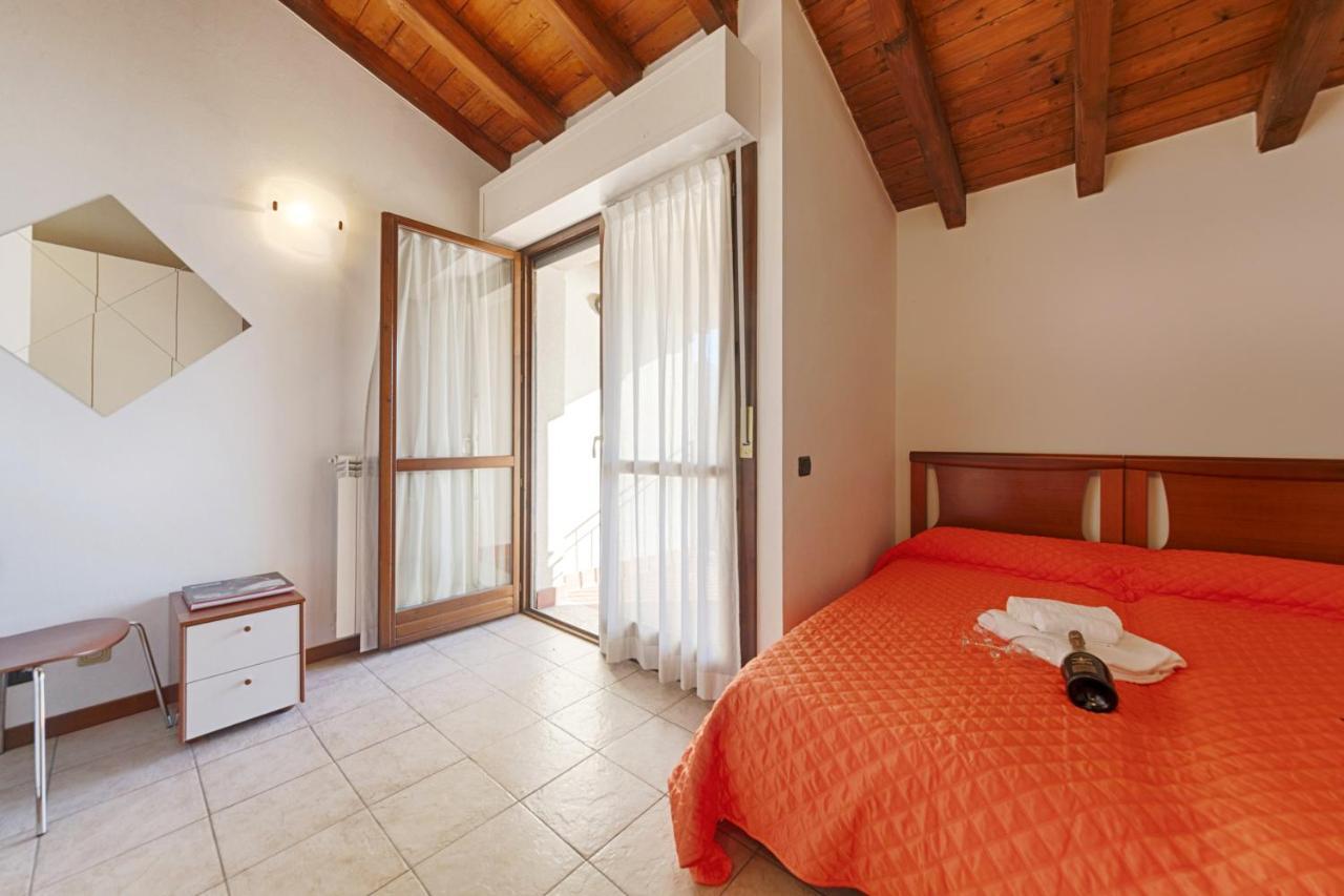 Appartement At The Lake à Acquaseria Extérieur photo